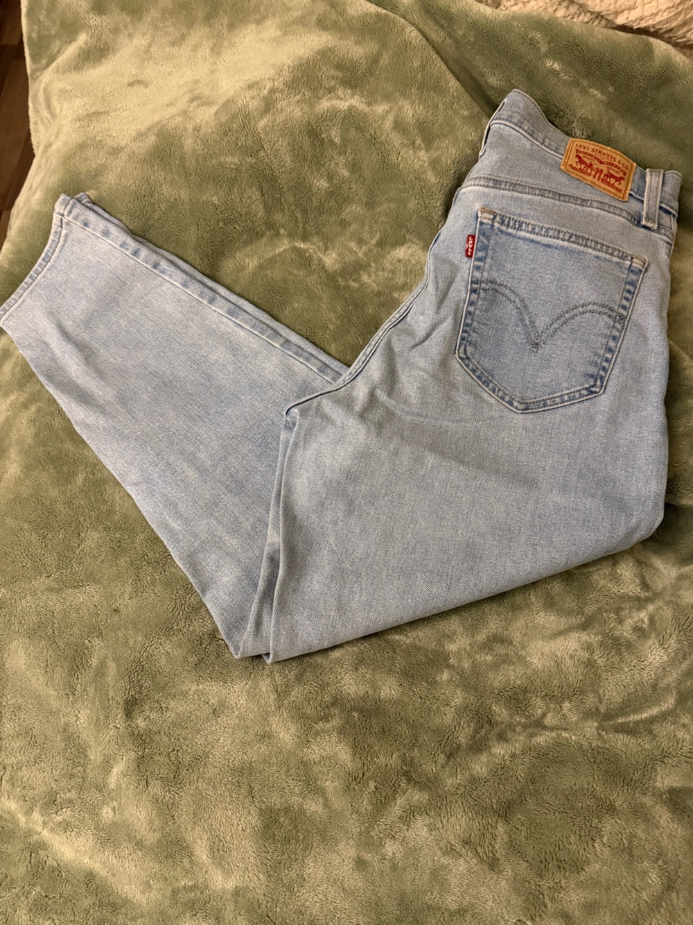 Levi's Light Wash Women's Straight Leg Jeans